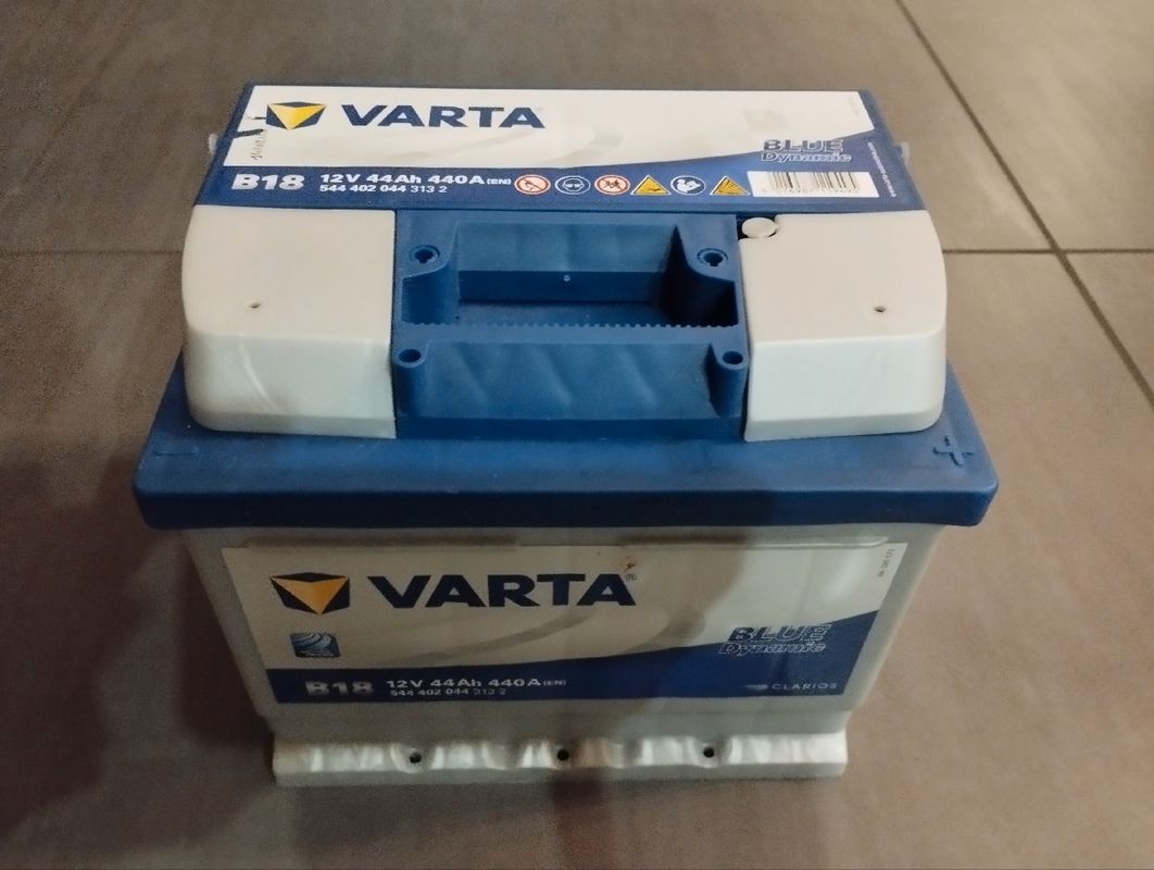 Batterie Varta B18 12v 44Ah 440A blue Dynamic achetée en février 2023 avec  facture - Équipement auto