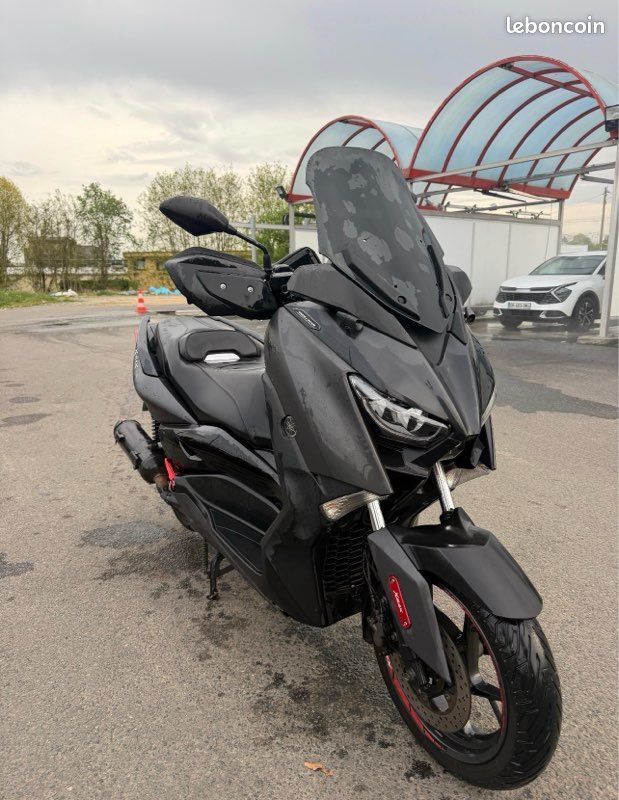 X-Max (image 1)