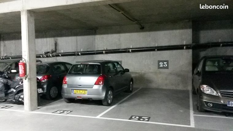 Emplacement de parking couvert sécurisé à Malakoff