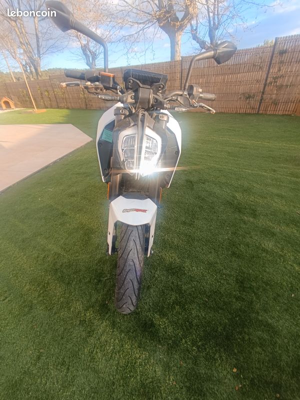 KTM Duke 125 2019- 6 400 kms- 1ère main - état proche neuf (image 2)