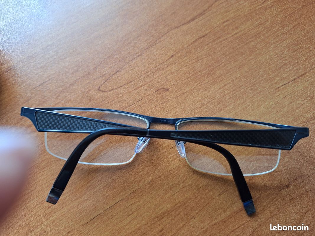 Lunette homme charmant titanium carbone TBE Montres Bijoux