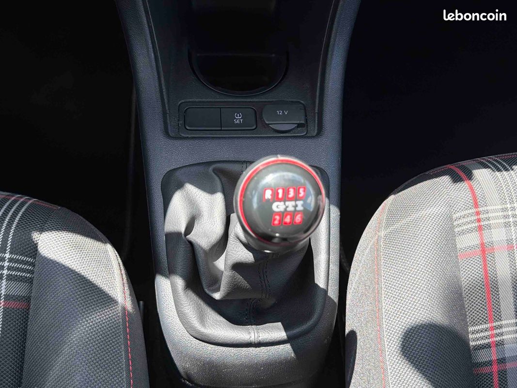 VOLKSWAGEN Up 1.0 115 BVM6 GTI (image 14)