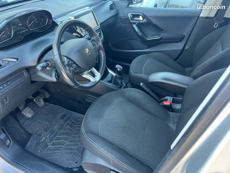 Peugeot 208 1.6hdi 75ch active (image 6)