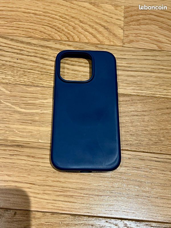Coque magnétique bleu pour iPhone 15 PRO (image 1)