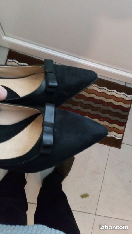 Tres belle occasion-porte 1 fois Chaussure cuir petit talon pointure 39 (image 10)