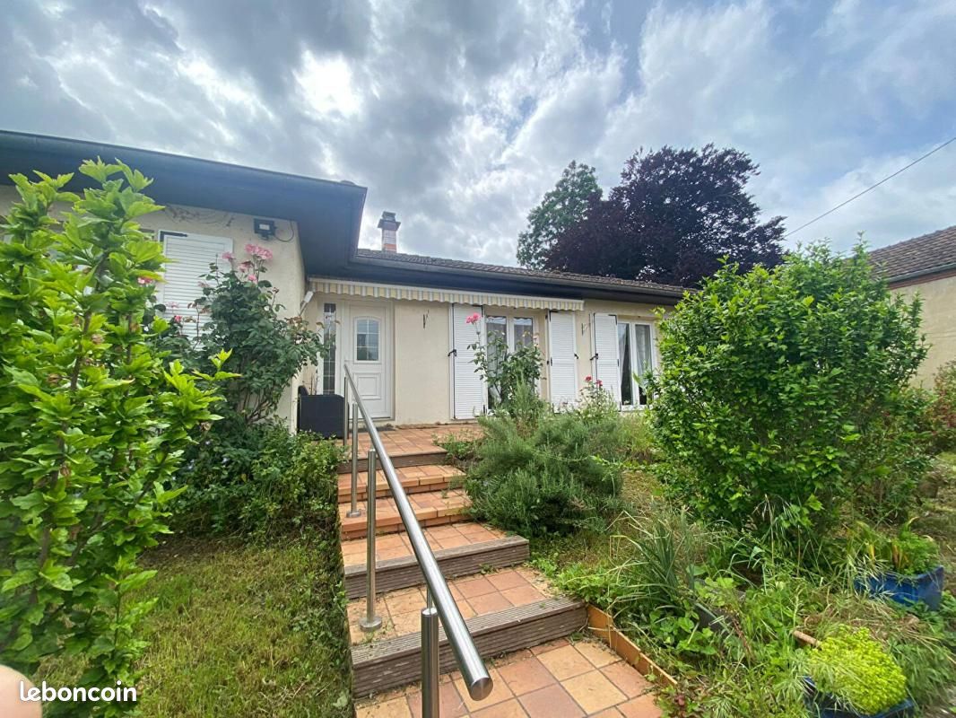 Maison 4 pièces 105 m² · à Dole · 105 m² · 990 €