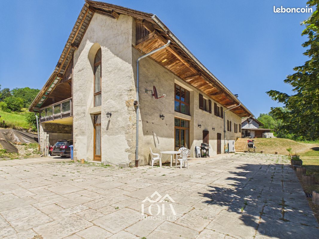 Maison 8 pièces 289 m² · à Copponex · 289 m² · 775 000 €