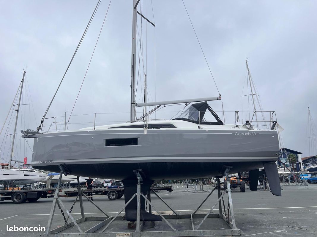 OCEANIS 30.1 (BENETEAU) — View photo 1