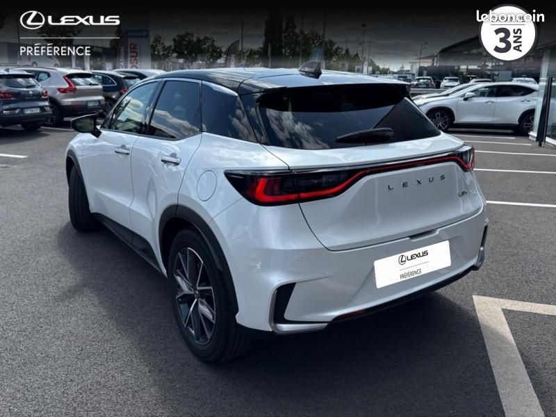 Lexus LBX 1.5 136ch Emotion 2WD (image 4)