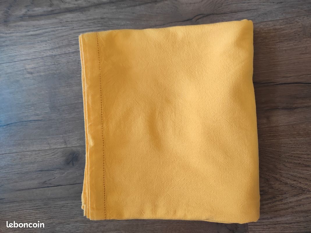 Nappe jaune rectangle (image 1)