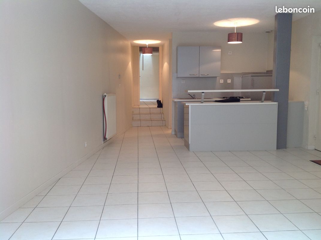 Appartement 3 pièces 60 m² · à Beaujeu · 60 m² · 490 €/mois