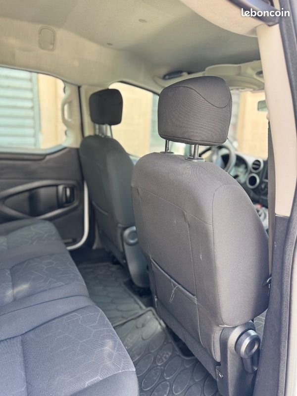 Peugeot Partner Tepee 1.6 Blue-HDi 100CH Active (image 18)
