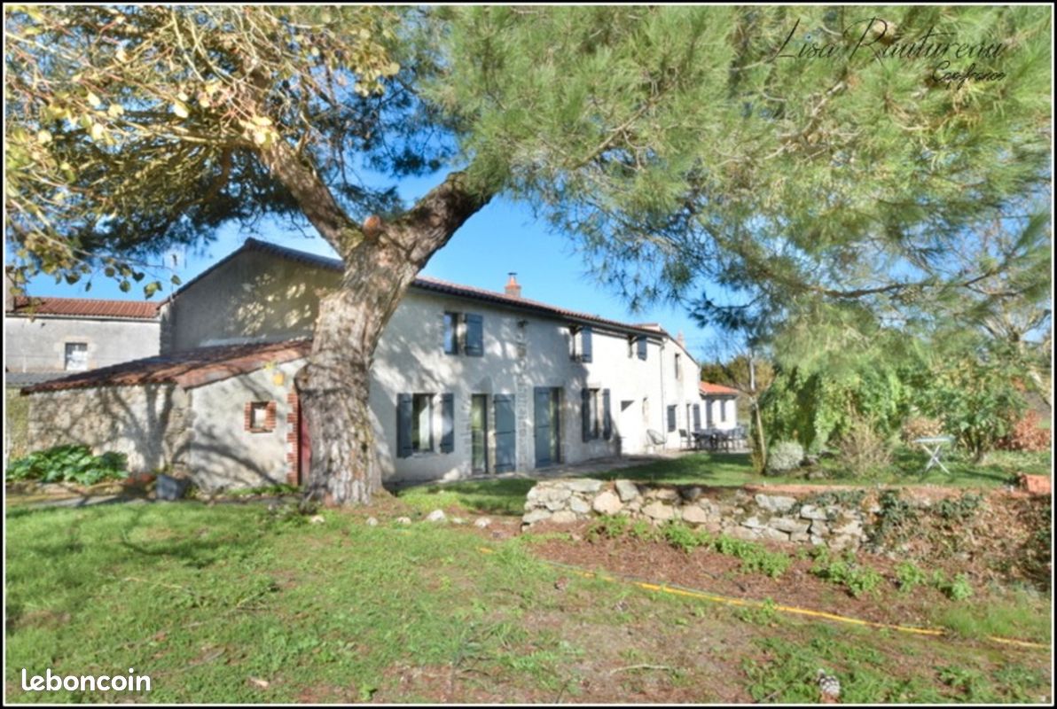 Maison 8 pièces 182 m² · à La Bruffière · 182 m² · 304 500 €