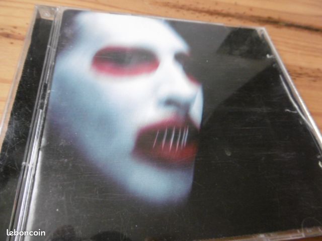 Marilyn Manson – The Golden Age Of Grotesque (image 1)