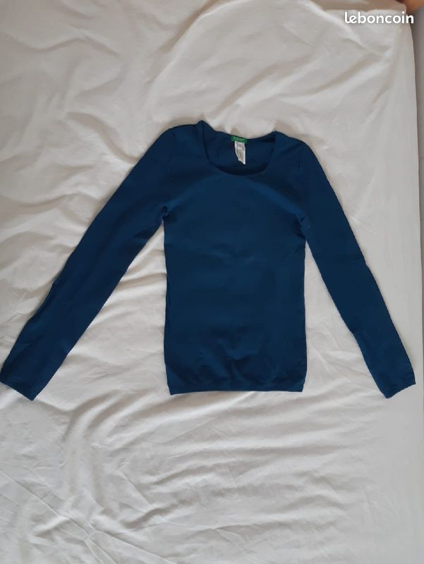 Haut femme chaud et ajusté marque Benetton (image 1)
