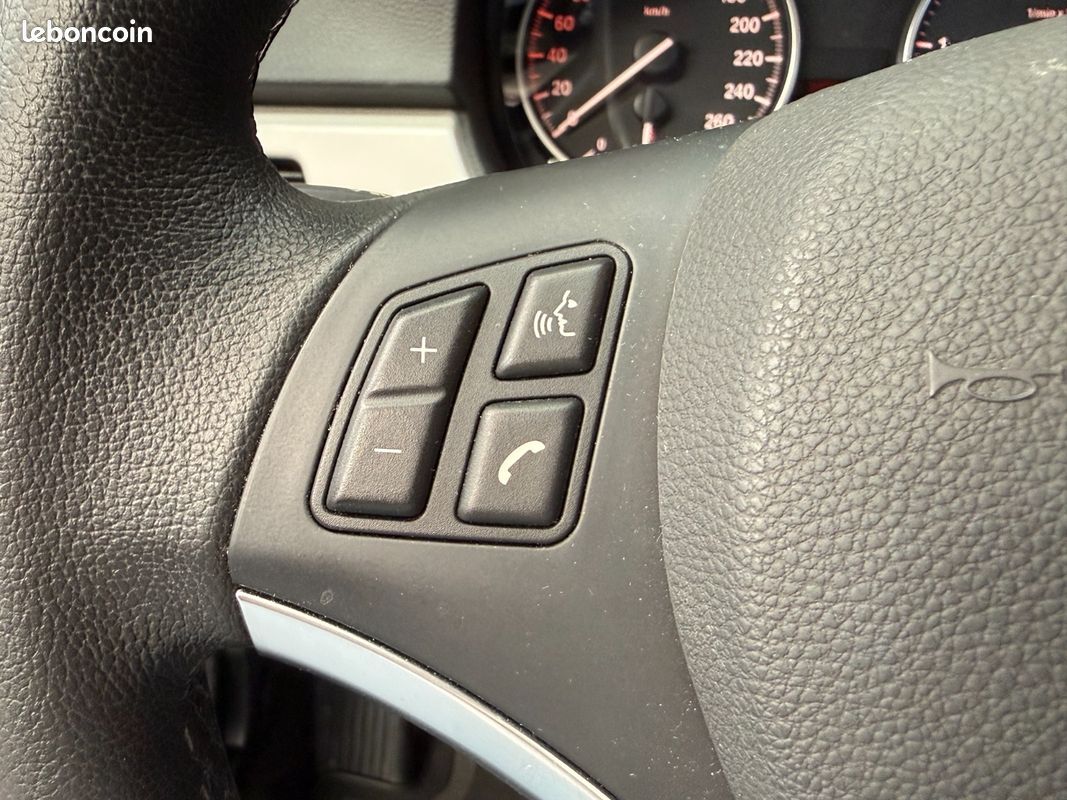 BMW SERIE 3 E90 LCI 318d 143 ch Confort A (image 27)