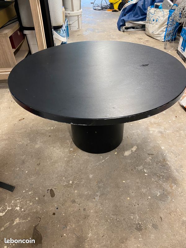Table basse en bois noire avec 4 poufs rose (image 8)