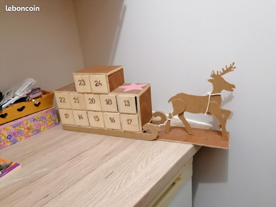 Calendrier avant en bois (image 1)