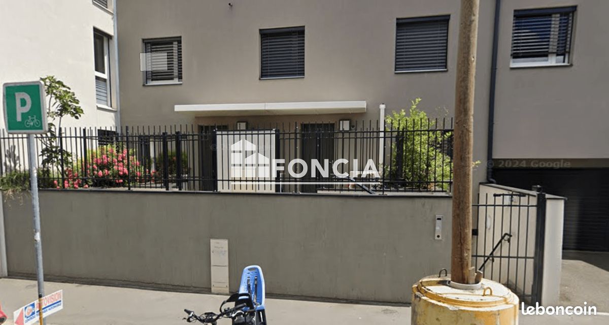 Garage · à Villeurbanne · 92 €/mois