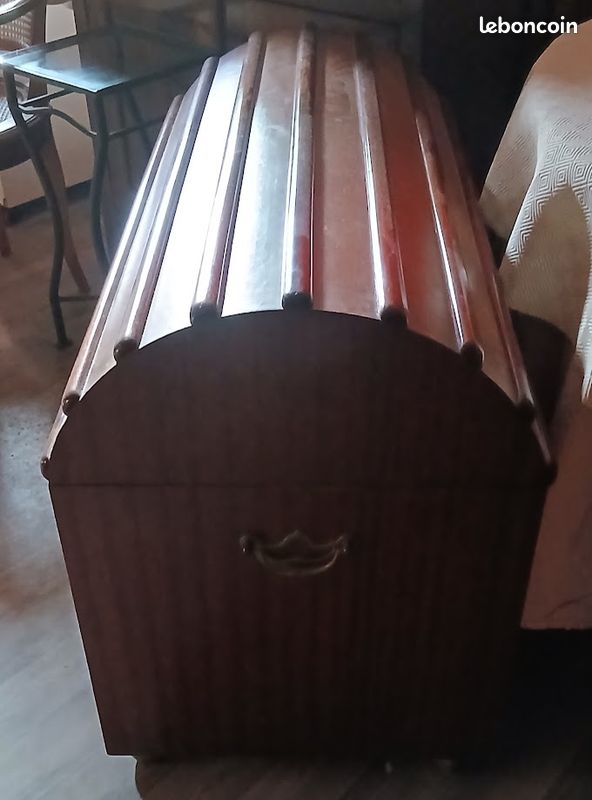 Grande Malle Ancienne En Bois – Style Rétro, Poignées Cuir Et Coins Laiton