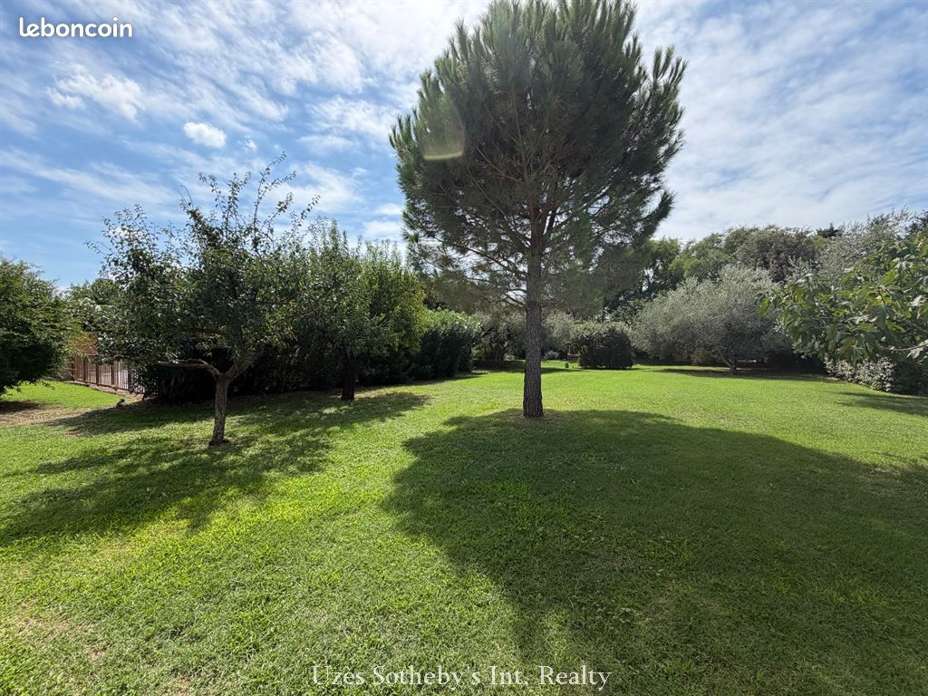 Maison 10 pièces 380 m² · à Uzès · 380 m² · 1 295 000 €