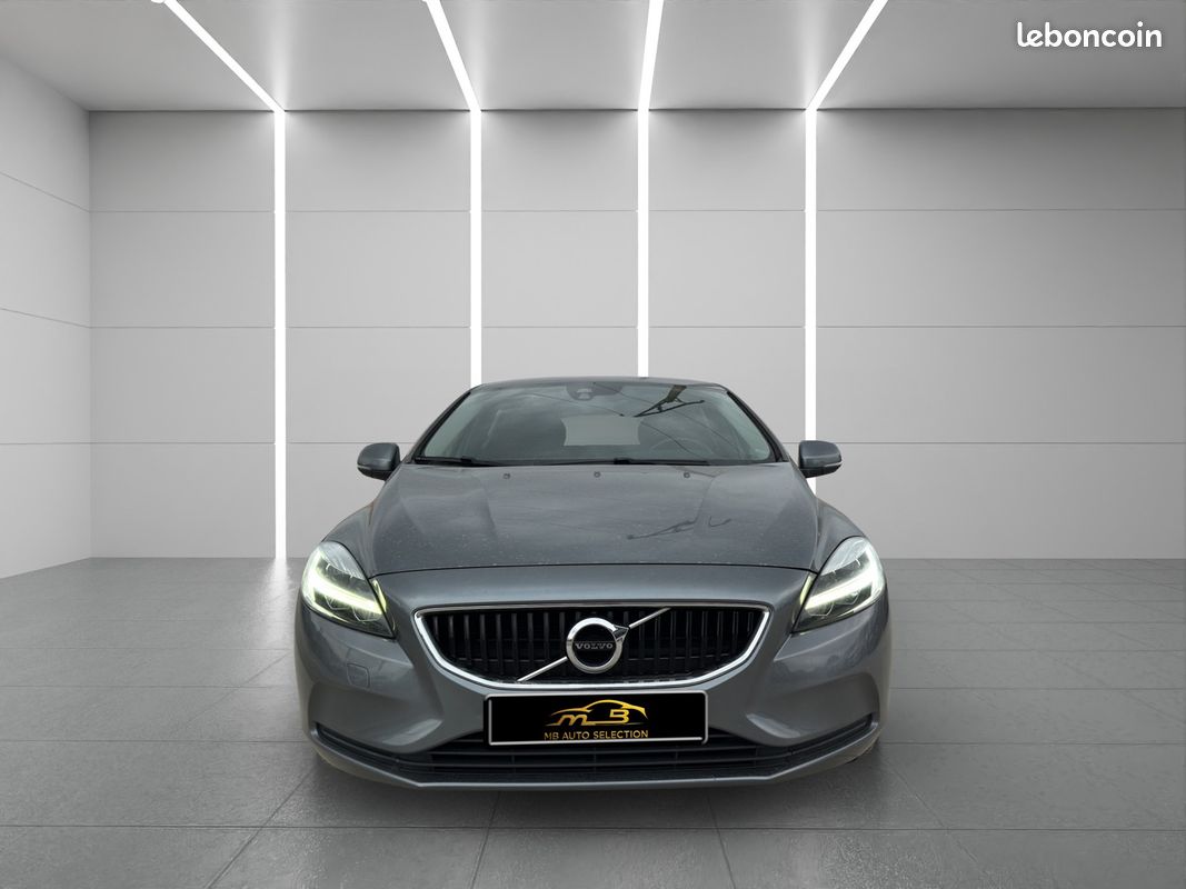 Volvo v40 2.0l d 120ch (image 2)