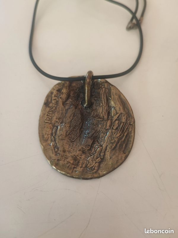 Pendentif Signé Gaudi – Occasion – Bijou Fantaisie Vintage