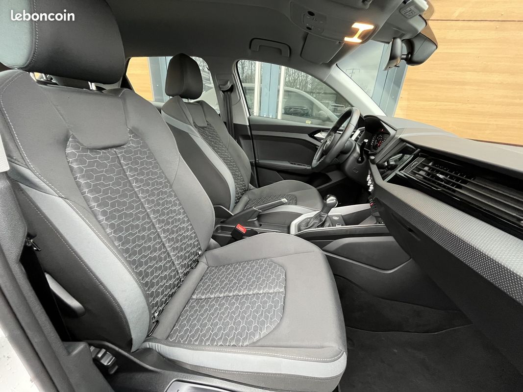 Audi A1 CITYCARVER 30 TFSI 110CH DESIGN S TRONIC 7 (image 11)