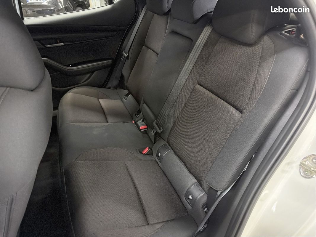 MAZDA Mazda3 5 portes 2.0L e-SKYACTIV-G M Hybrid 122 ch BVM6 Prime-Line (image 17)