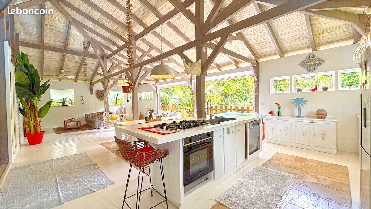 Maison 7 pièces 246 m² · à Les Trois-Îlets · 246 m² · 675 000 €