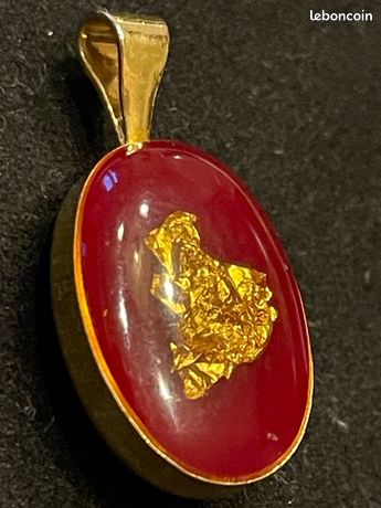Pendentif Chaîne Vintage Feuille Gravée Relief – Couleur Or, Occasion, Référence *4955