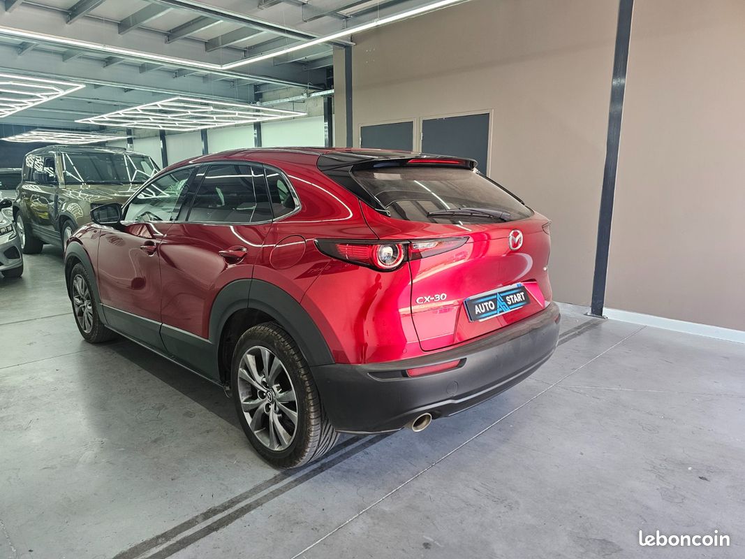 MAZDA CX-30 Exclusive 4x2 toit ouvrant / appel carPlay et Android auto / feux et essuis glace automatique / regulateur adaptatif / affichage tete auto / sièges et volant électrique chauffant (image 3)