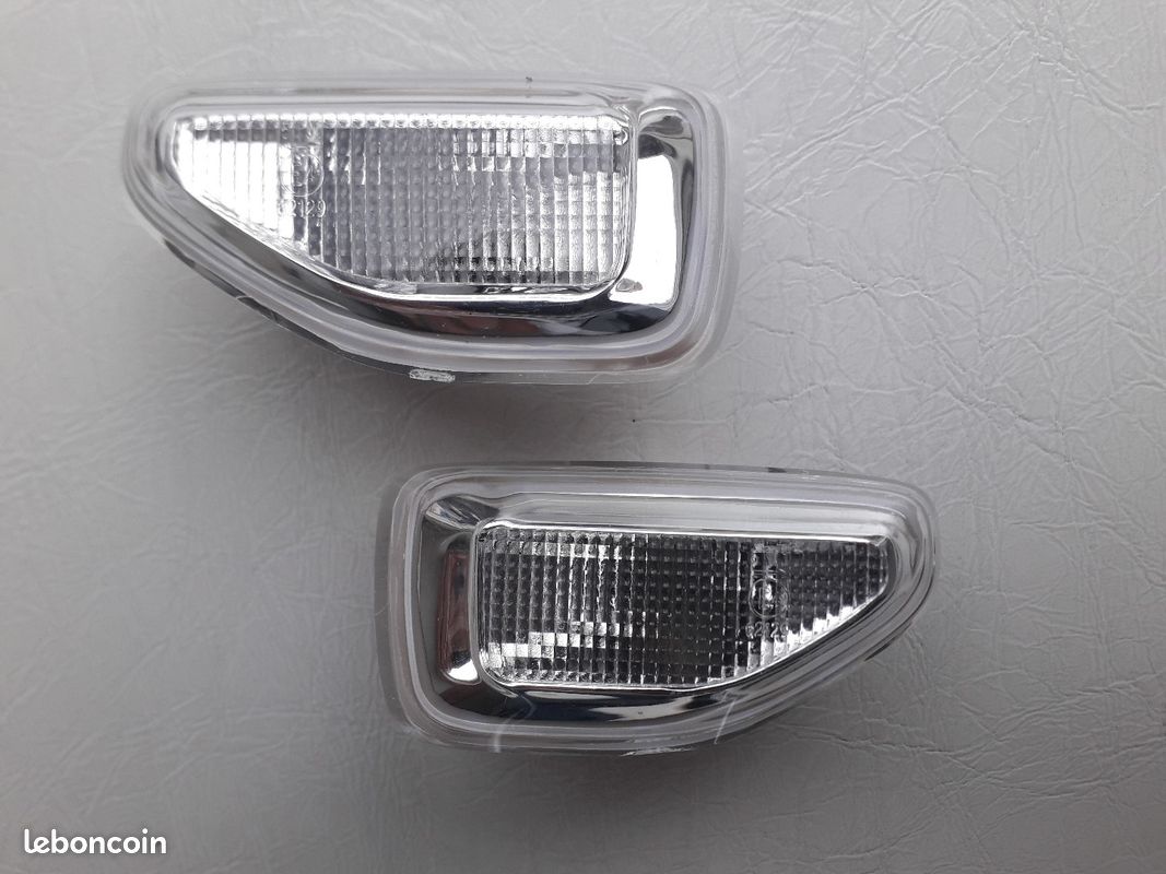 Clignotant Latéral Avant Droite Compatible Avec Dacia Sandero II Et Logan II | Installation Facile Et Qualité OEM | FINAO AUTOPARTS