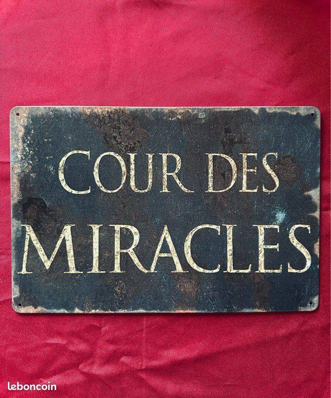 Victor Dixen, La Cour des Miracles, tome 2, Vampyria, collection R