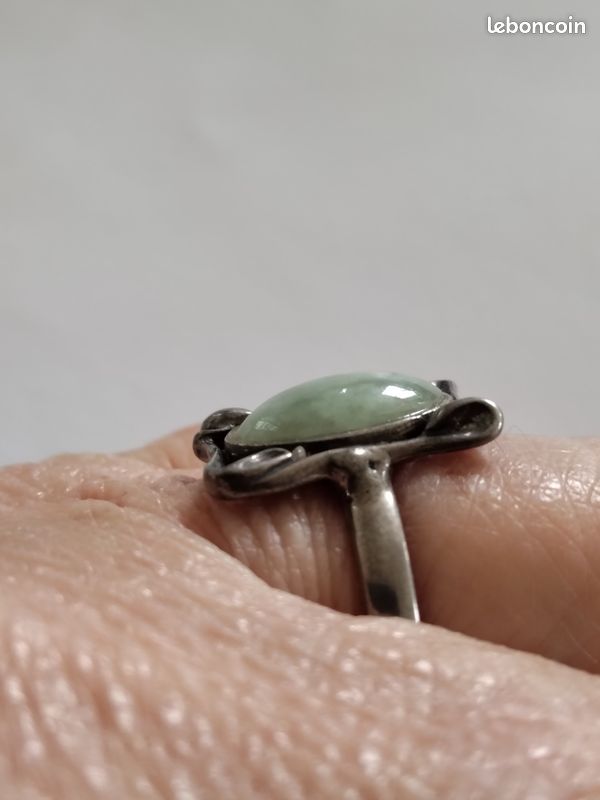 Achetez Bague Achintya en Or Blanc 750 Émeraude Cabochon 3.3 Carats Cabochon Oval taillé