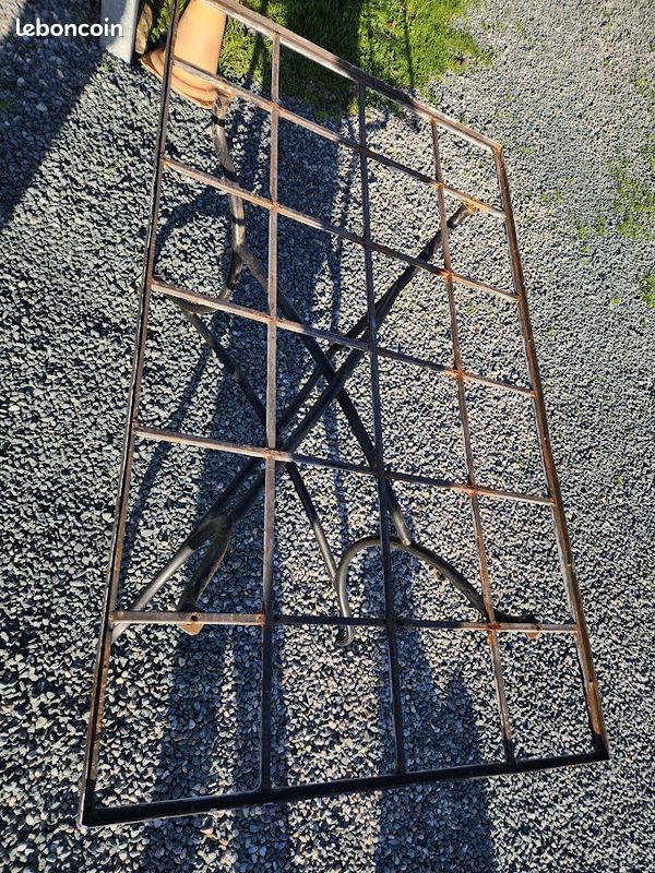 Pied de table (image 3)