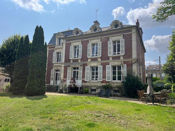 Maison 7 pièces 421 m²