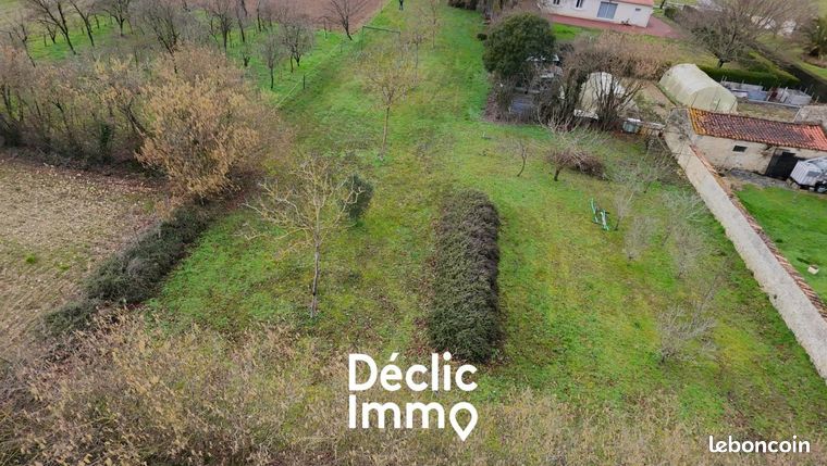 Terrain 1 460 m² La Brousse