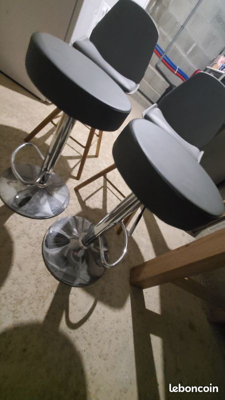Table haute + chaises (image 2)