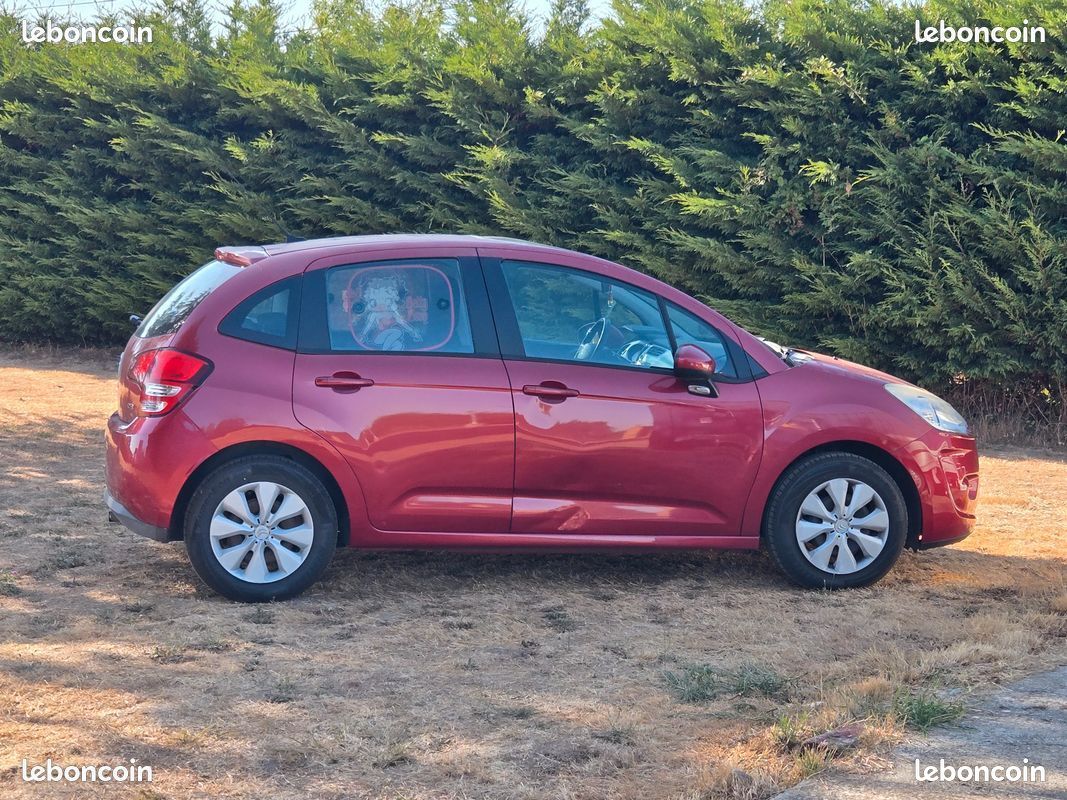 CITROËN C3 II Confort 1.4 HDi 70 CV 4cv (image 2)