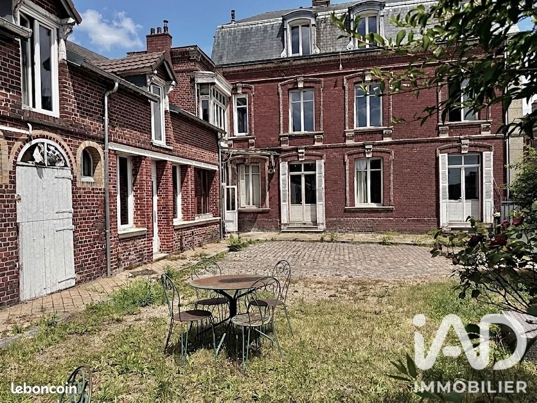 Maison 16 pièces 334 m² · à Beauvais · 334 m² · 369 000 €