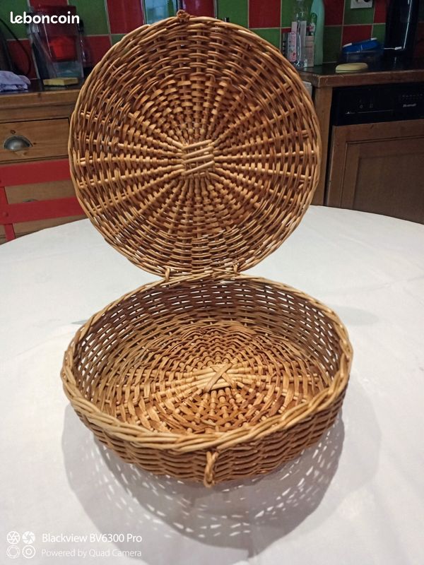 Corbeille en Rotin avec couvercle (image 1)