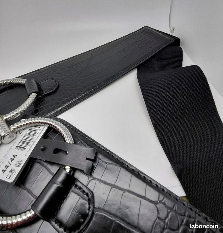 Ceinture noire elastique (Gebraucht) in La Rippe für CHF 3 – mit