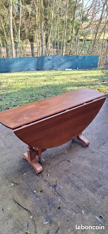 Table (image 3)