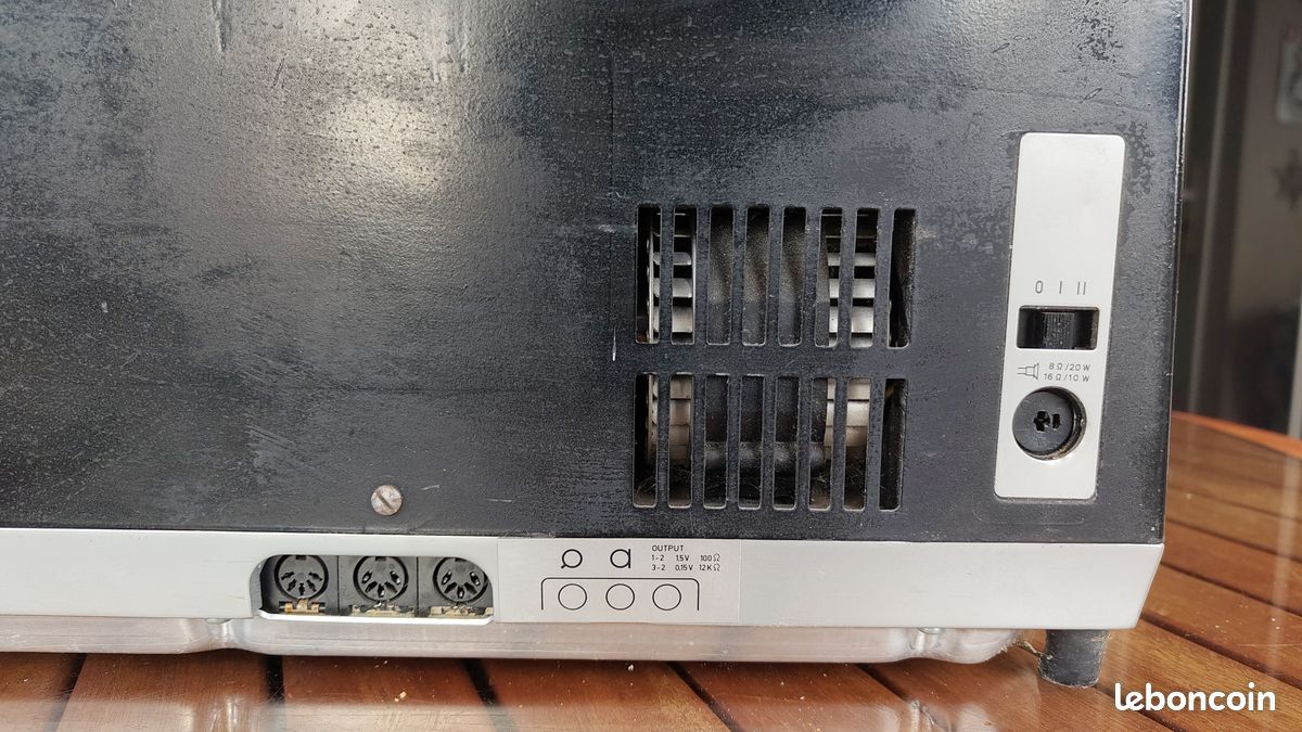 petit transfo lié a l'ampli du projecteur BAUER P6-P7.en tres bon etat