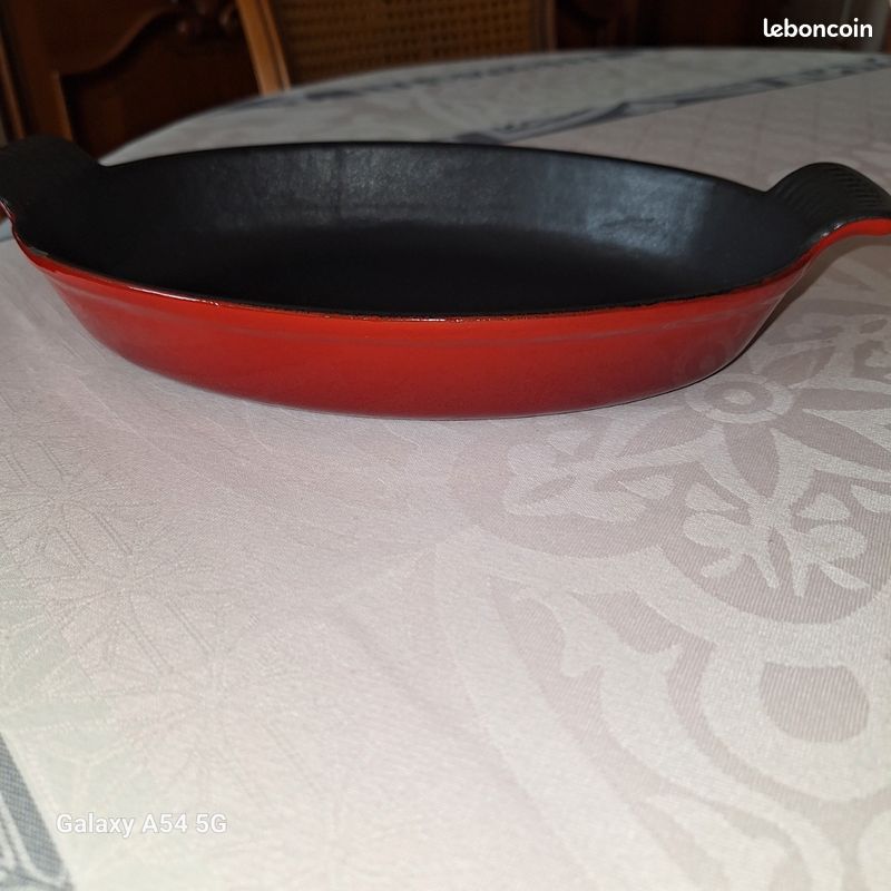 1224⚜️ Ancien Plat Ovale en Fonte Émaillée Longueur 33 Cm Bordeaux