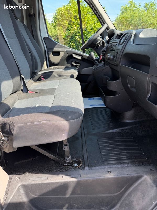Renault MASTER RENAULT MASTER 2.3 DCI 145CV (PLATEAU 4.50 X 2.15) 2 RIDELLES LATERALES (image 11)