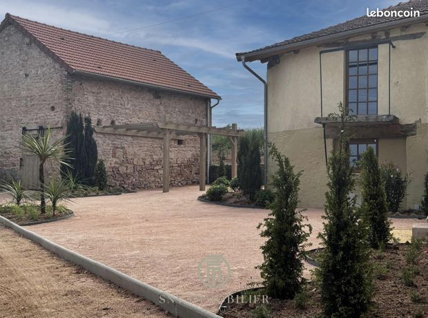 Propriété 7 pièces 221 m²