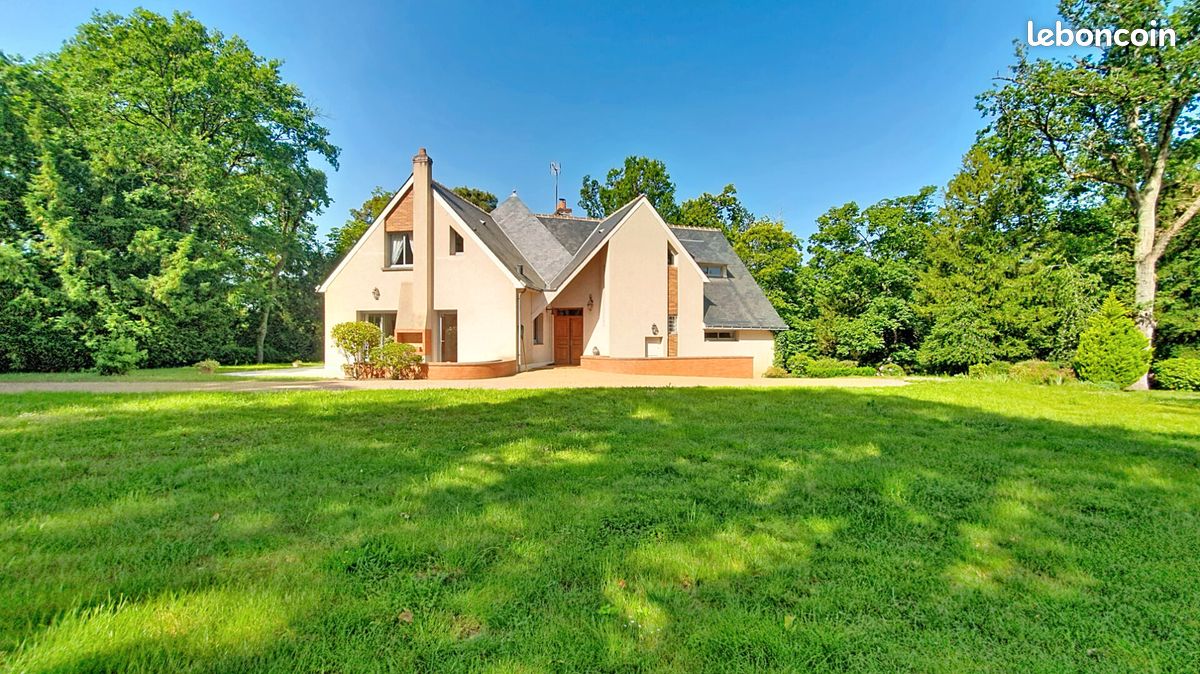 Maison 8 pièces 228 m² · à Saint-Avertin · 228 m² · 693 000 €