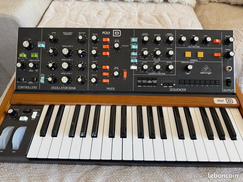 Behringer Poly D – synthétiseur analogique 37 touches – parfait état (image 2)